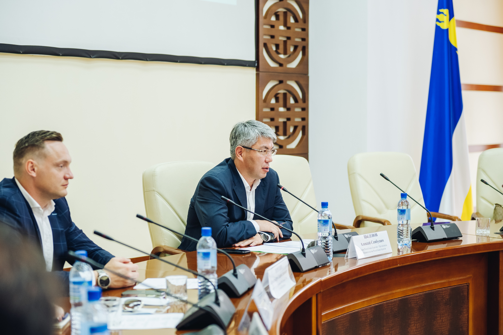 Глава Бурятии встретился с победителями конкурса «Лидеры России» Глава Бурятии встретился с победителями конкурса «Лидеры России»
