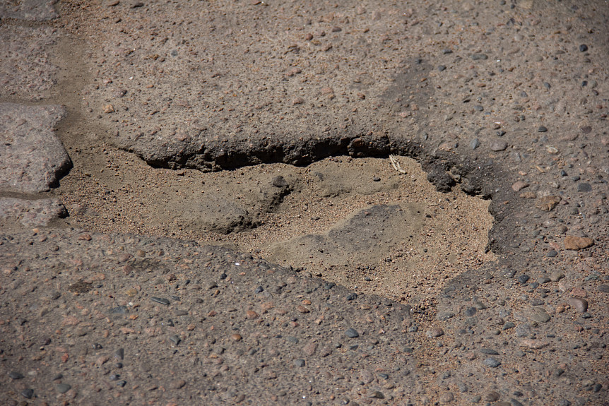 Житель Бурятии отсудил крупную сумму за ДТП из-за ямы на дороге