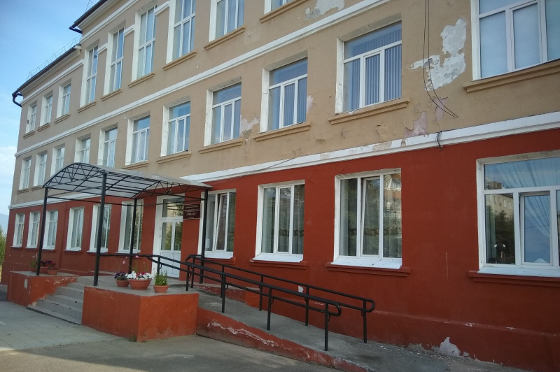 В Бурятии халтурно отремонтировали гимназию за 13 млн рублей В Бурятии халтурно отремонтировали гимназию за 13 млн рублей