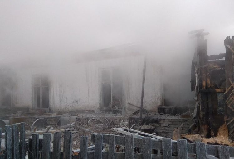 В Улан-Удэ произошел крупный пожар в жилом доме В Улан-Удэ произошел крупный пожар в жилом доме