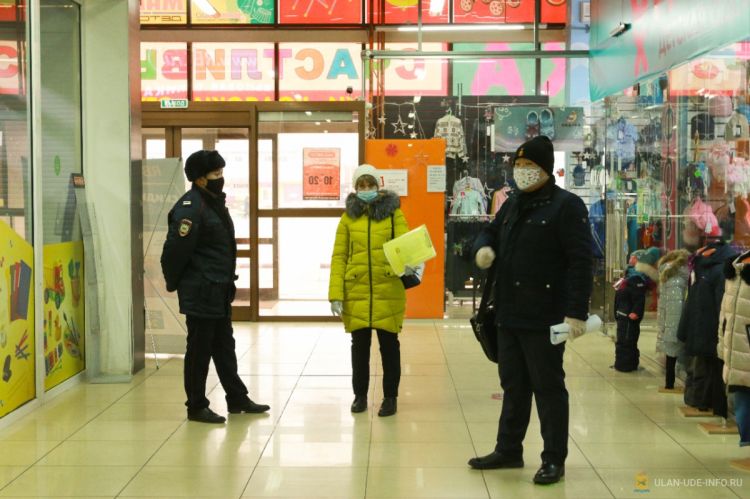 В Улан-Удэ на борьбу с нарушителями указа главы бросили мобильные бригады В Улан-Удэ на борьбу с нарушителями указа главы бросили мобильные бригады