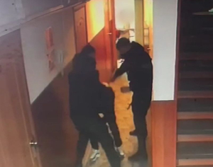 В Улан-Удэ охранники жестоко избили посетителя гостиницы