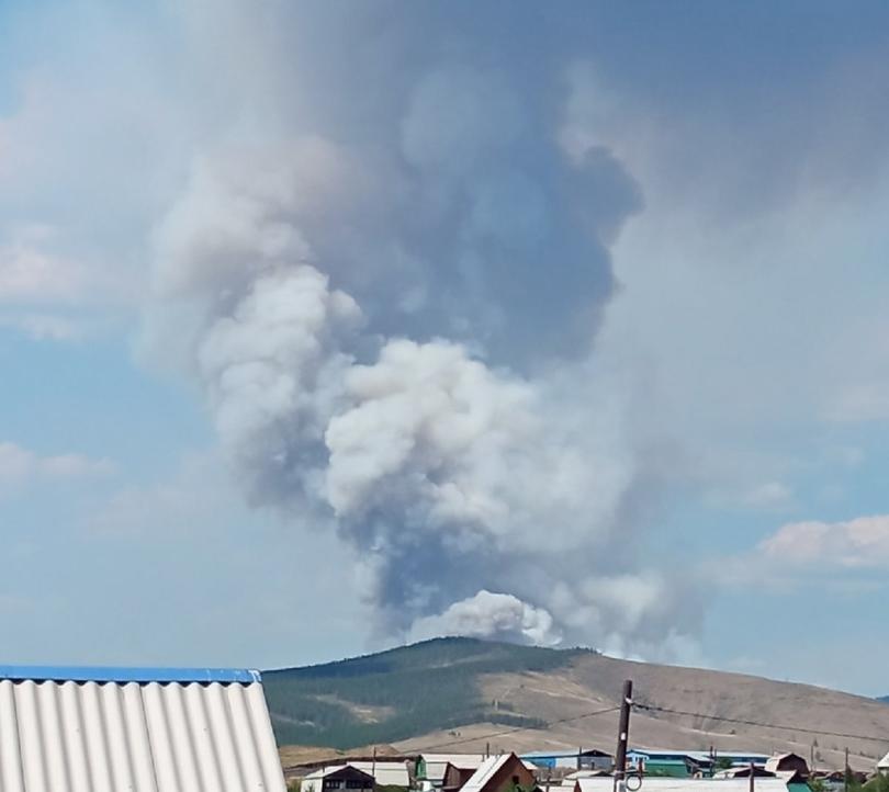 Ураган в улан удэ сейчас. Пожар в Улан Удэ сейчас. Бурятия пожары в Улан Удэ. Пожар в Улан Удэ сегодня. Что горит в Улан-Удэ сейчас.