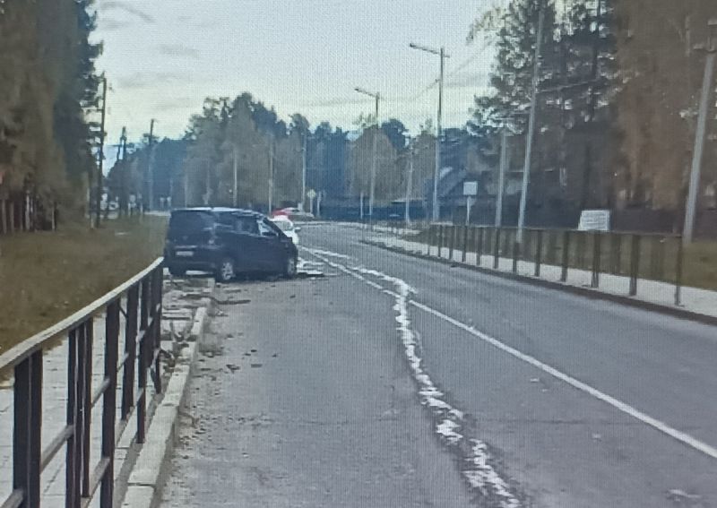 В Бурятии «Хонда» протаранила дорожное ограждение В Бурятии «Хонда» протаранила дорожное ограждение