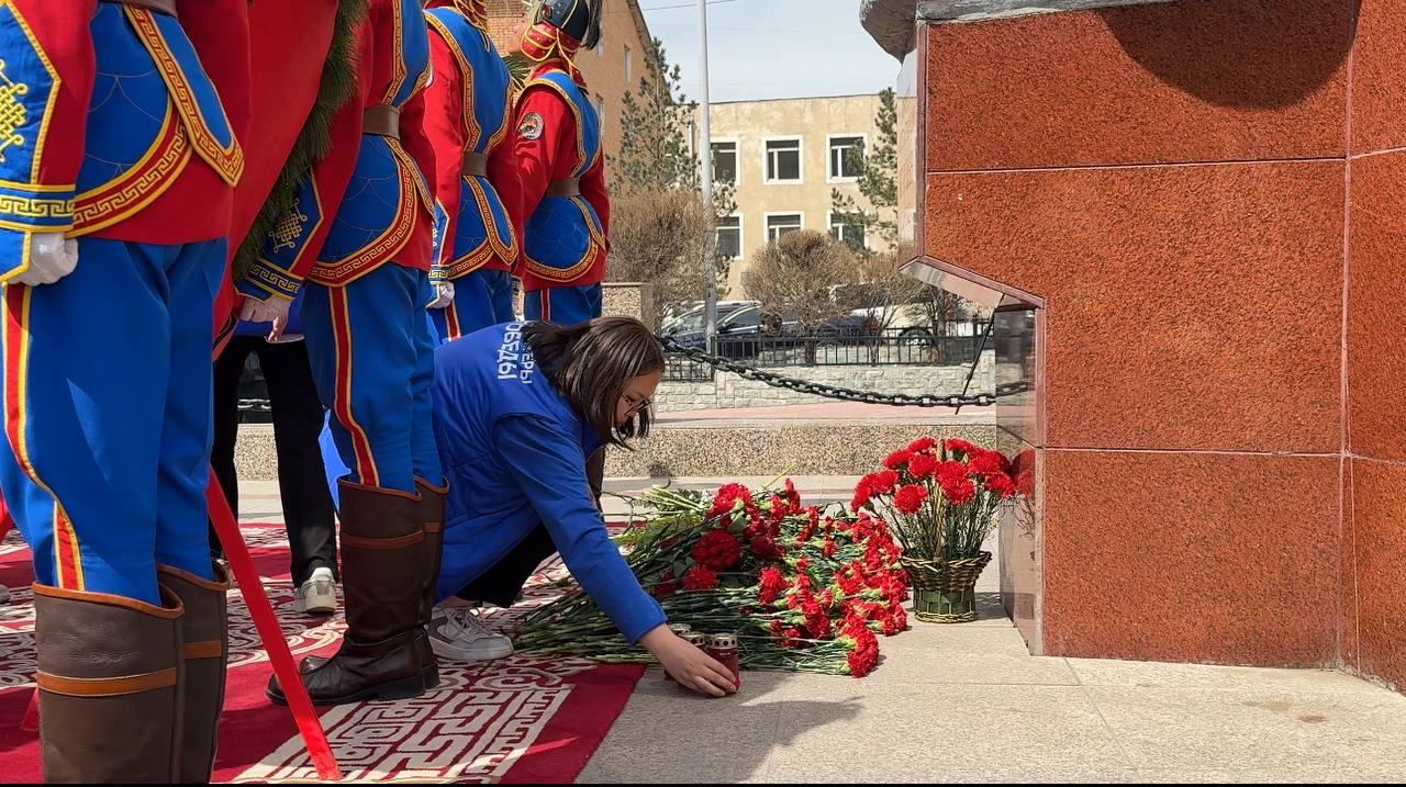 В Улан-Баторе открыли памятник «Журавли» В Улан-Баторе открыли памятник «Журавли»