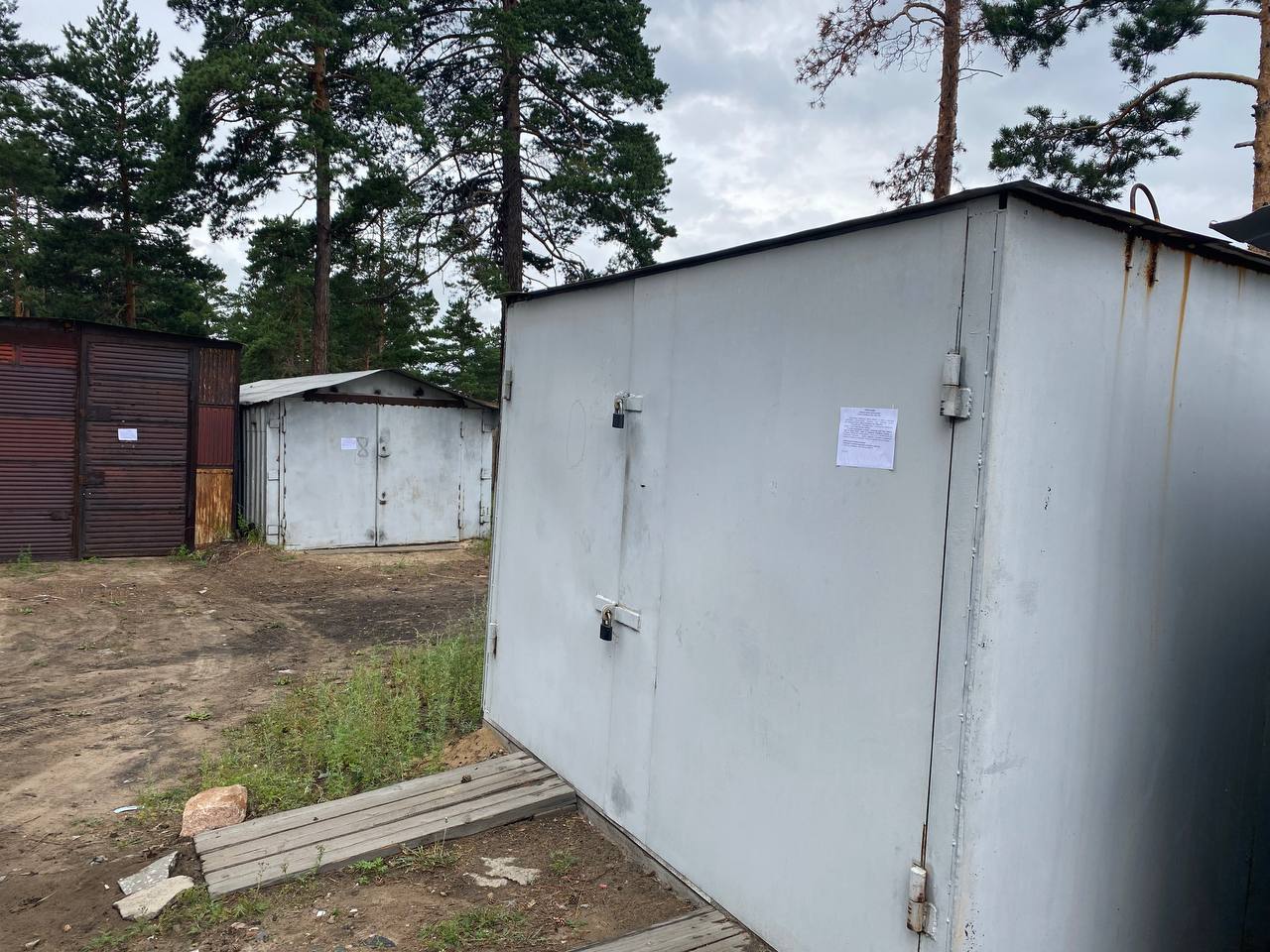 В Улан-Удэ продолжают наводить порядок с металлическими гаражами В Улан-Удэ продолжают наводить порядок с металлическими гаражами