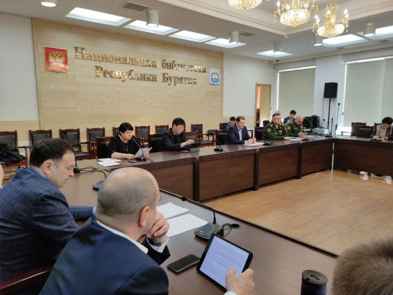 В Улан-Удэ «минеры» едва не сорвали совещание о праздновании 9 мая В Улан-Удэ «минеры» едва не сорвали совещание о праздновании 9 мая