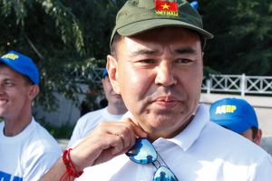 Кандидат в мэры Улан-Удэ: «Вы сегодня такой деликатный, не тыкаете, обоссались?» 