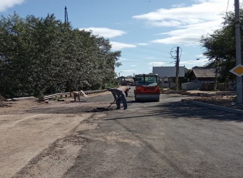 На улице Трубачеева в Улан-Удэ уложили первый слой асфальта На улице Трубачеева в Улан-Удэ уложили первый слой асфальта