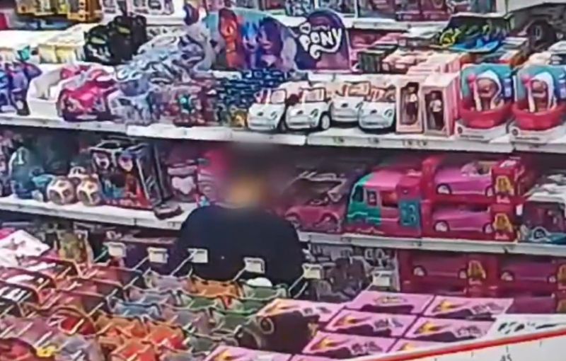 В Улан-Удэ вор со стажем позарился на игрушечный пылесос В Улан-Удэ вор со стажем позарился на игрушечный пылесос
