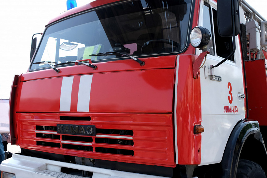 На трассе в Бурятии сгорела фура