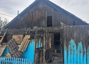 В Бурятии из-за замыкания проводки загорелся дом