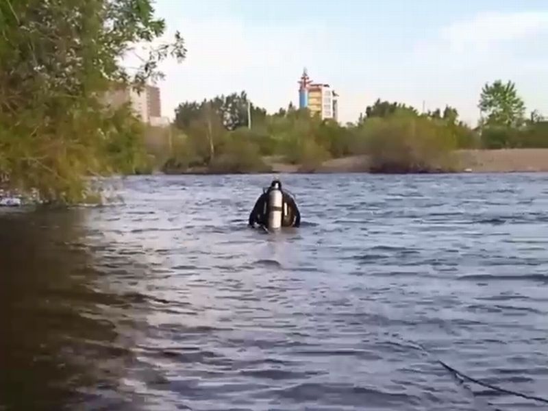 В Улан-Удэ при попытке переплыть реку утонул 17-летний подросток