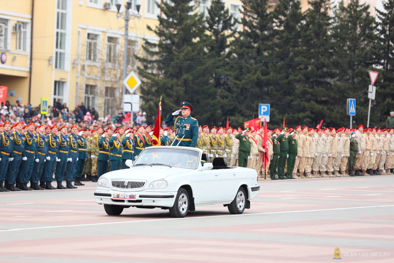 В Улан-Удэ на площади Советов пройдут репетиции военного парада