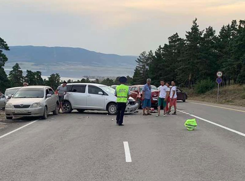 В тройном ДТП на трассе в Бурятии пострадала женщина В тройном ДТП на трассе в Бурятии пострадала женщина