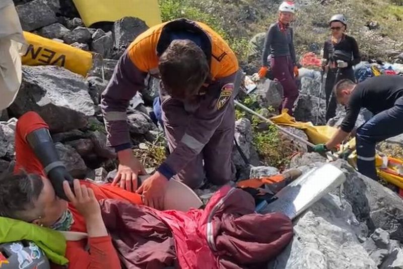 В Бурятии сорвавшаяся со скалы туристка упала с 15-метровой высоты