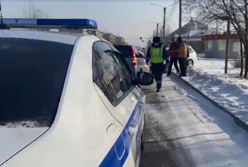 В Улан-Удэ на ул. Кабанской столкнулись три автомобиля