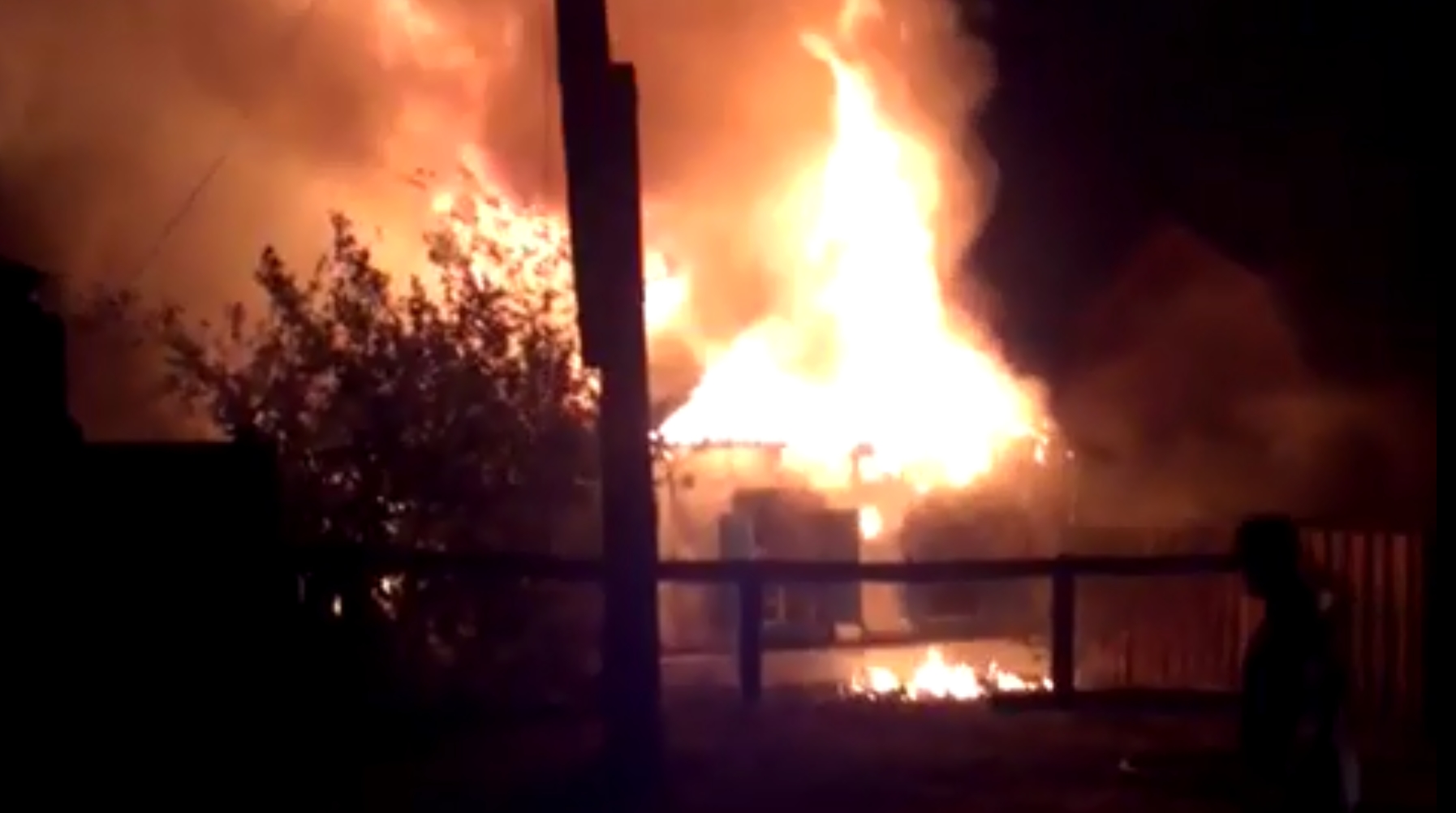 Пожар в доме на Залесной Улан-Удэ унес жизни двух человек (ВИДЕО)