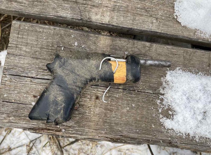 Житель Бурятии выстрелил в родственника из самодельного пистолета