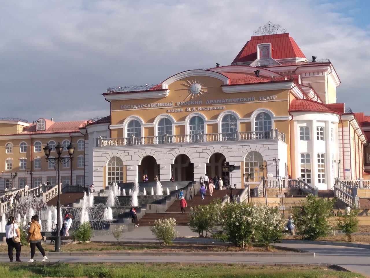 В Улан-Удэ открылась офф-программа «Голоса кочевников-2024» В Улан-Удэ открылась офф-программа «Голоса кочевников-2024»