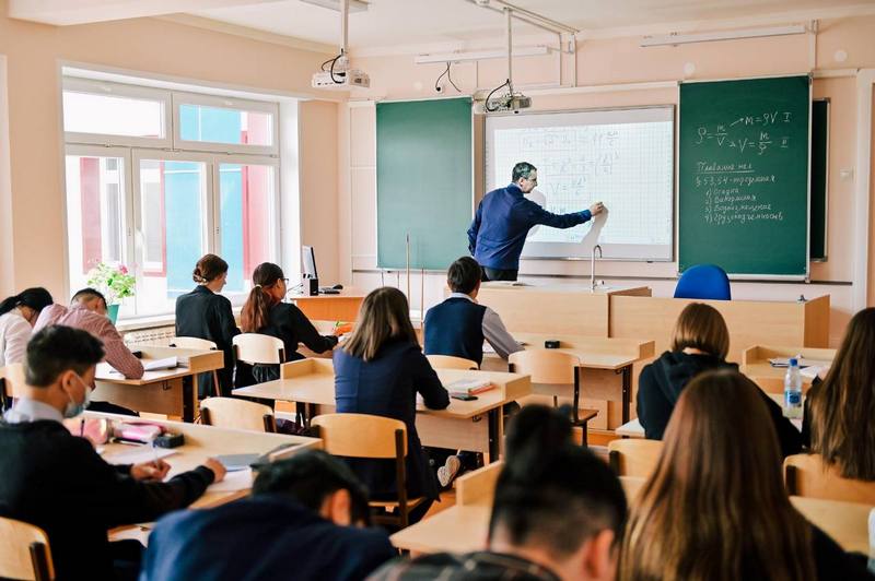 В Бурятии в День учителя наградили 24 лучших педагогов В Бурятии в День учителя наградили 24 лучших педагогов