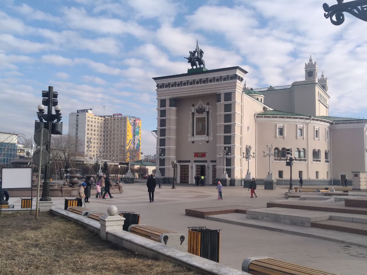 Артистка Бурятии Билигма Ринчинова исполнит партию в опере "Эреэхэн" 17 апреля Артистка Бурятии Билигма Ринчинова исполнит партию в опере "Эреэхэн" 17 апреля