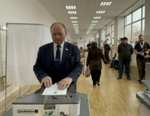 Спикер Хурала Бурятии проголосовал на выборах президента РФ