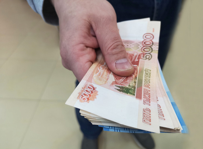 Улан-Удэнка добровольно перевела мошеннику 2,5 млн рублей 