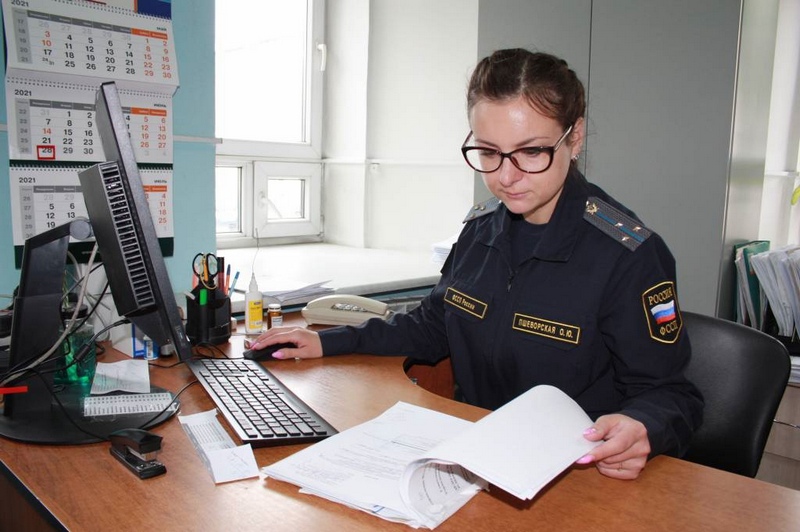 В Улан-Удэ приставы помогли горожанке вернуть деньги за комнату в общаге В Улан-Удэ приставы помогли горожанке вернуть деньги за комнату в общаге