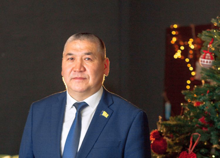 Председатель горсовета Улан-Удэ поздравил горожан с наступающим Новым годом Председатель горсовета Улан-Удэ поздравил горожан с наступающим Новым годом