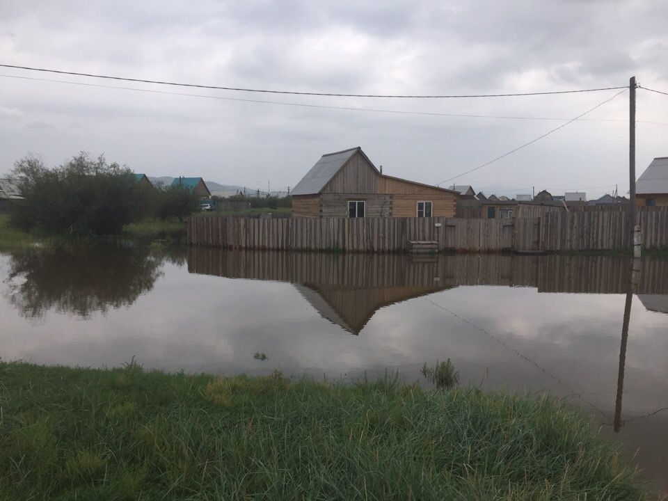 Уровень воды в тоболе сегодня иевлево. Уровень воды в Селенге. Паводок 2021 Улан-Удэ. Наводнение в Бурятии 1993. Уровень воды в реке Селенга сейчас.
