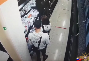 В Улан-Удэ поймали парня, укравшего колонку в магазине