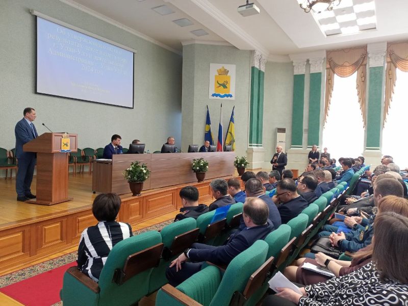 Горсовет Улан-Удэ одобрил работу мэра города и его команды Горсовет Улан-Удэ одобрил работу мэра города и его команды
