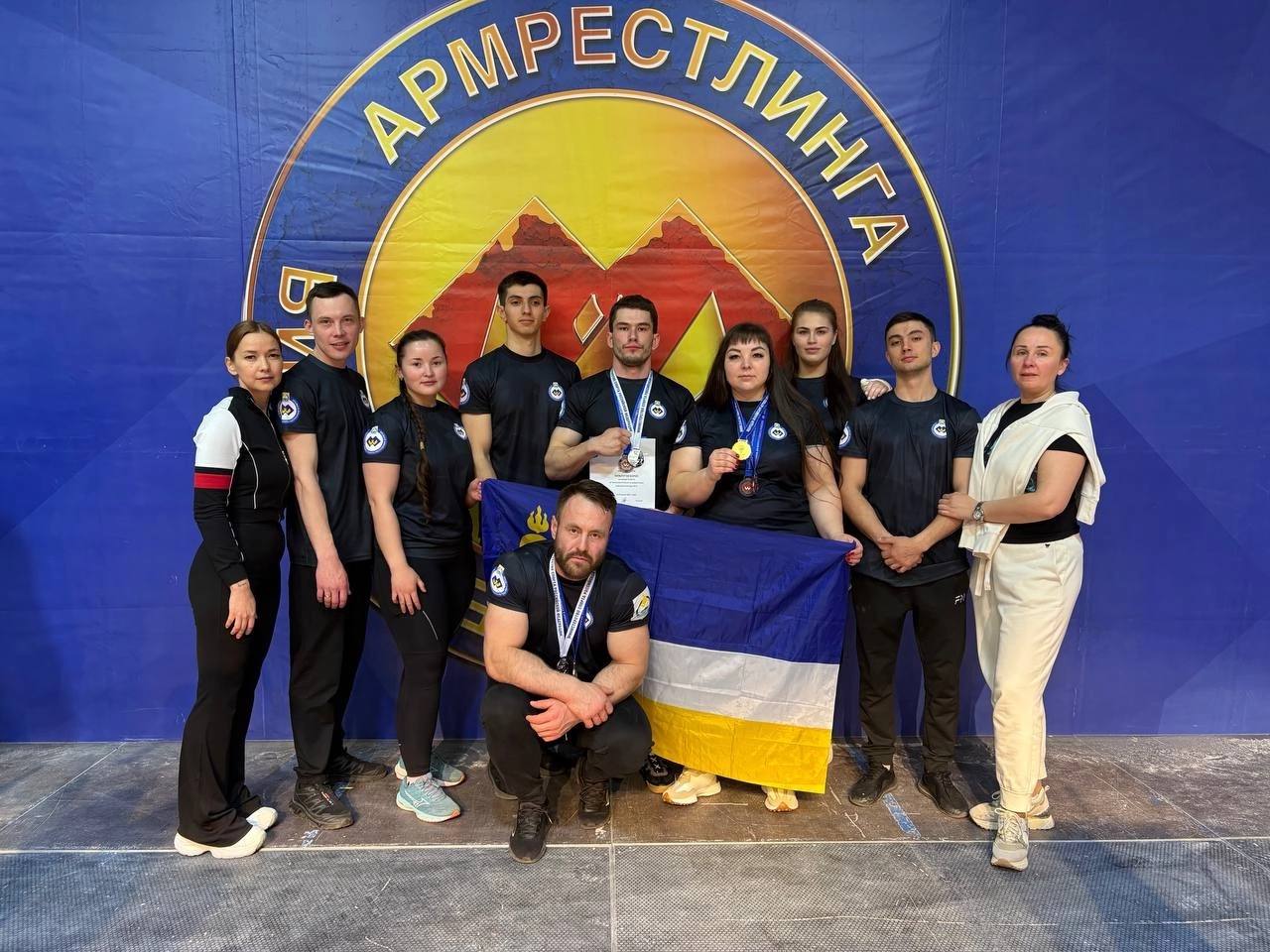 Бурятские спортсмены завоевали 6 медалей на Чемпионате России по армрестлингу Бурятские спортсмены завоевали 6 медалей на Чемпионате России по армрестлингу