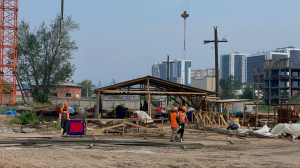 В центре Улан-Удэ продолжают строить фундамент для будущего театра «Байкал»  