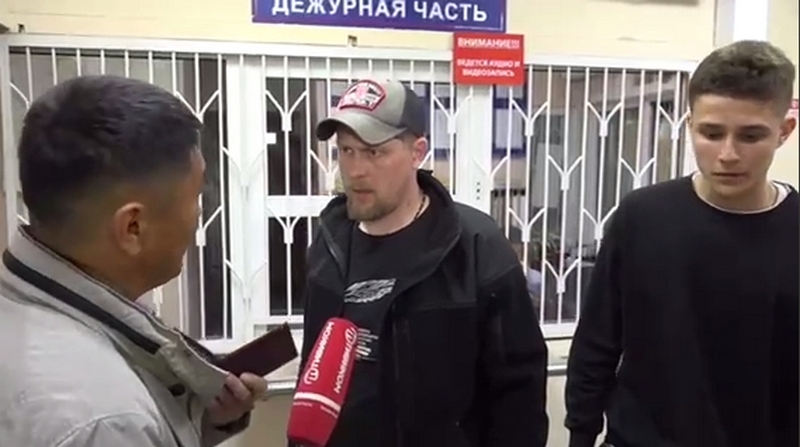 В Бурятии в пограничной зоне в Кяхте задержали телегруппу французского телеканала «Франс 24» В Бурятии в пограничной зоне в Кяхте задержали телегруппу французского телеканала «Франс 24»