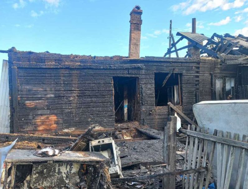 В Бурятии пожар оставил семью без крыши над головой