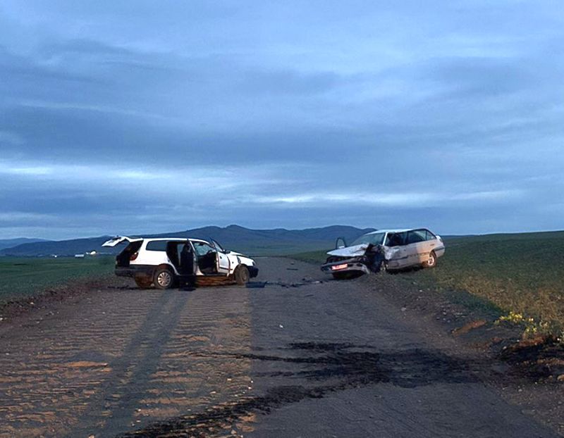 В Бурятии водитель загремел в колонию за ДТП с погибшим и пострадавшими В Бурятии водитель загремел в колонию за ДТП с погибшим и пострадавшими