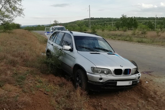 В Бурятии пьяный в хлам водитель «БМВ» протаранил «Тойоту» В Бурятии пьяный в хлам водитель «БМВ» протаранил «Тойоту»