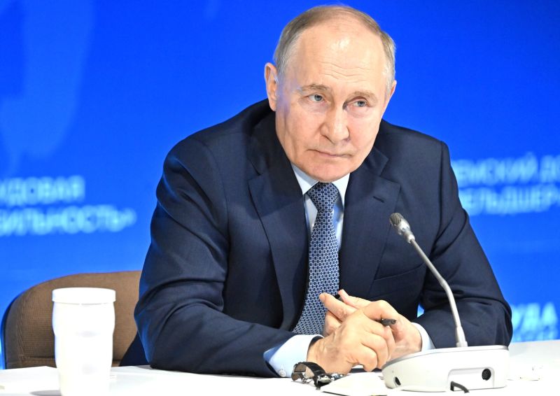 Владимир Путин дал поручения по развитию Дальнего Востока Владимир Путин дал поручения по развитию Дальнего Востока