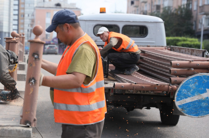 В Улан-Удэ демонтируют подпорную стенку на проспекте 50-летия Октября