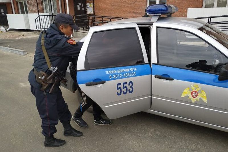 В Улан-Удэ грабители избили мужчину и отобрали у него телефон