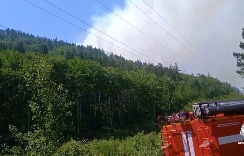 К тушению сложного пожара в Бурятии привлекут вертолет К тушению сложного пожара в Бурятии привлекут вертолет