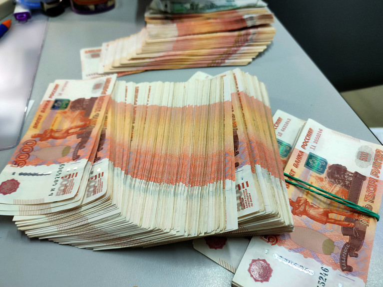 Более 5 миллионов рублей потеряли пожилые граждане Улан-Удэ из-за киберпреступлений Более 5 миллионов рублей потеряли пожилые граждане Улан-Удэ из-за киберпреступлений