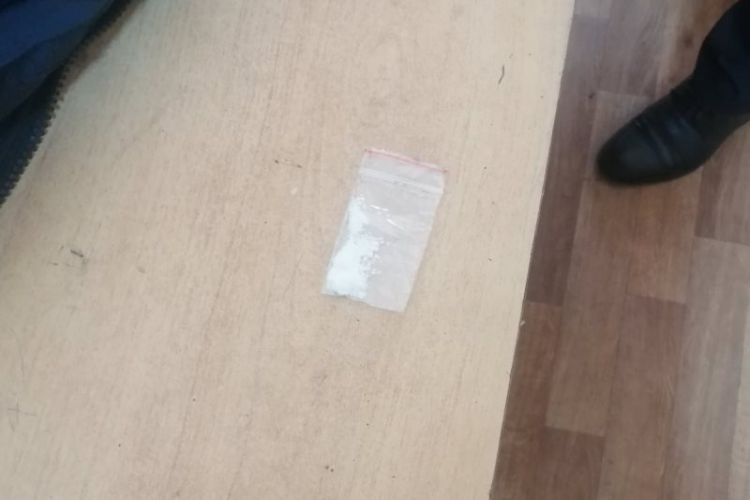 Житель Улан-Удэ гулял по городу с «синтетикой» в кармане Житель Улан-Удэ гулял по городу с «синтетикой» в кармане
