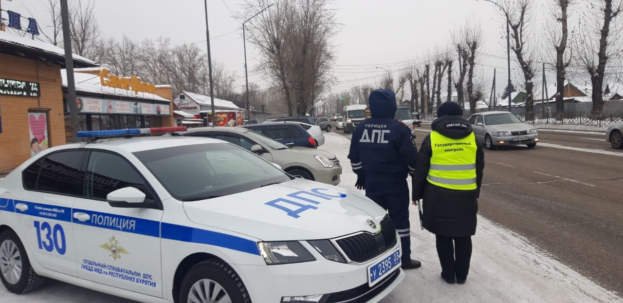 В Улан-Удэ штрафуют за спущенные маски в транспорте