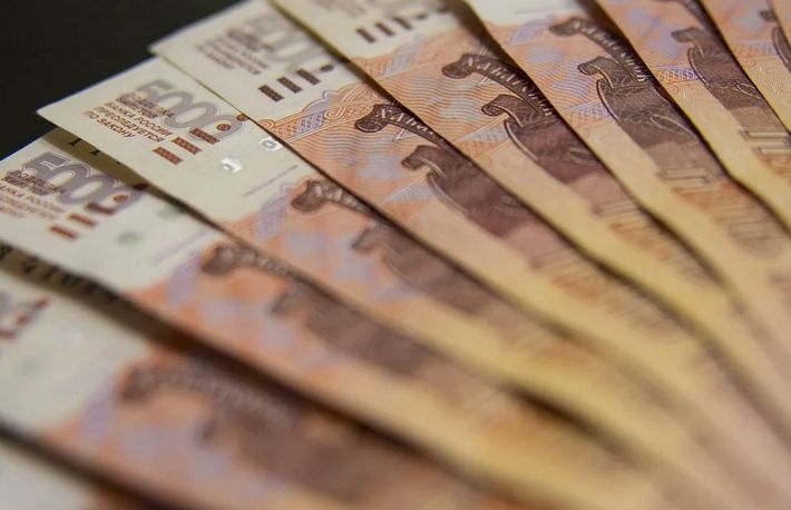 Житель Улан-Удэ при бегстве растерял украденные у бизнесмена полмиллиона рублей Житель Улан-Удэ при бегстве растерял украденные у бизнесмена полмиллиона рублей