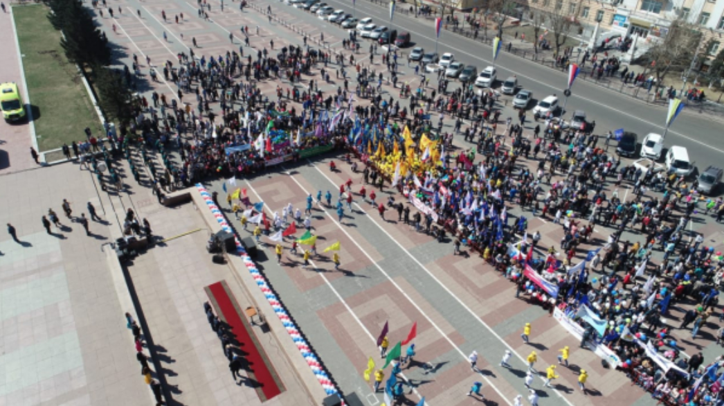 На главной площади Улан-Удэ отметили Первомай На главной площади Улан-Удэ отметили Первомай