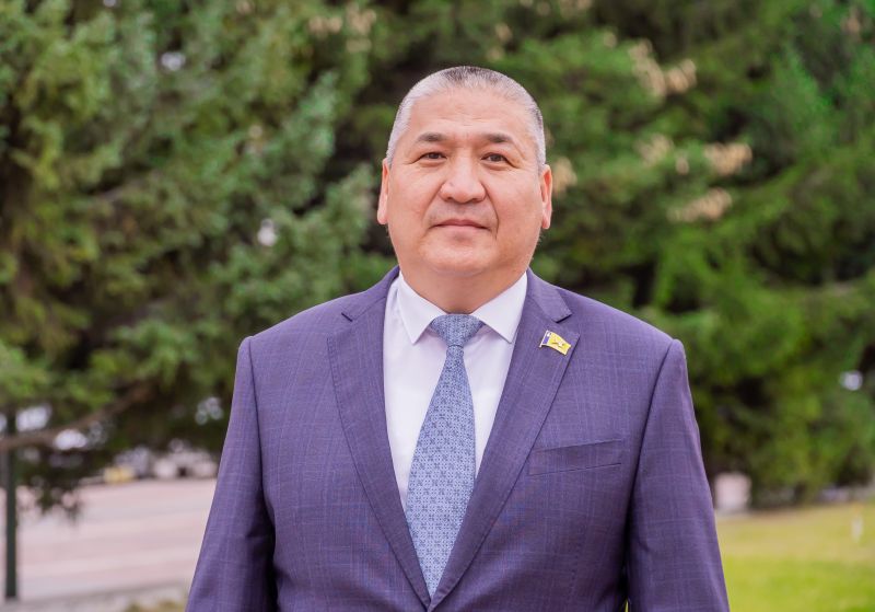 Председатель горсовета Улан-Удэ поздравил горожан с Днем Победы