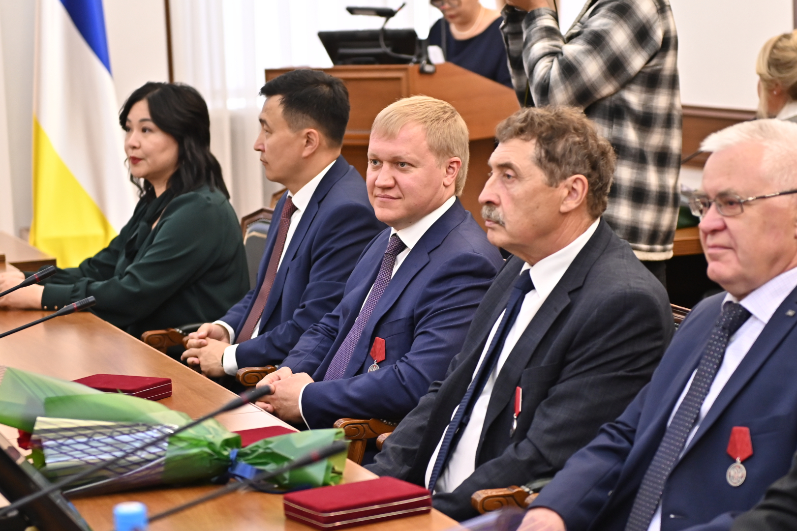 В Бурятии наградили мужчину спасшего брошенного младенца В Бурятии наградили мужчину спасшего брошенного младенца